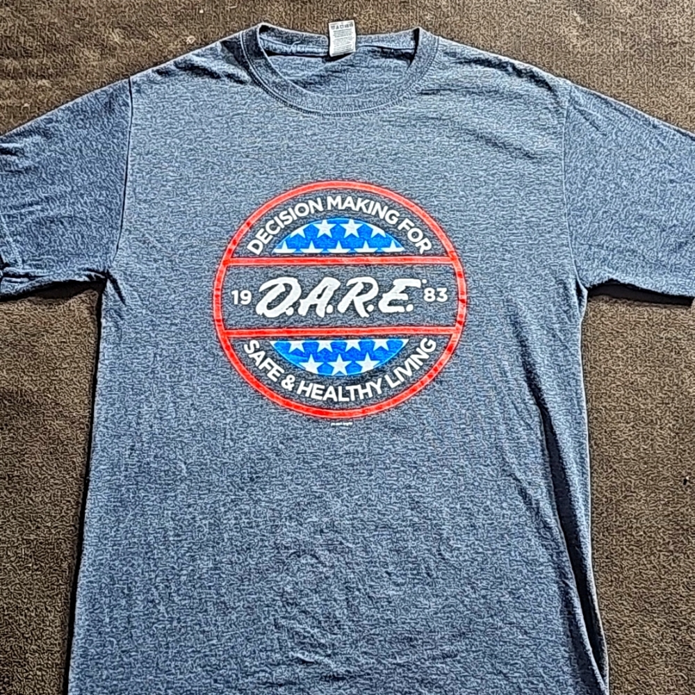 D.A.R.E t-shirt Sz S